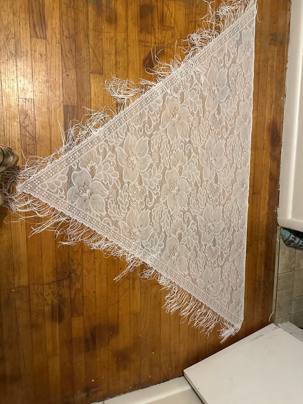 Cream Lace Triangle Piano Shawl Fringe Wrap Boho Wedding Mantilla 6x3